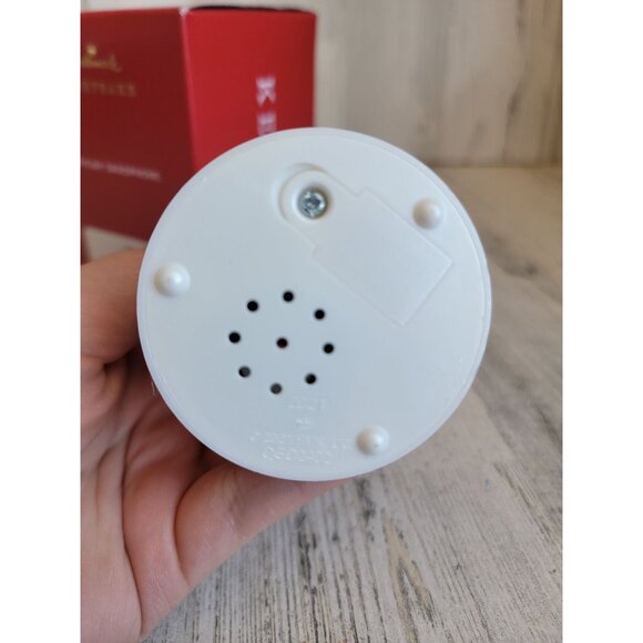 Hallmark stylin' saxophone magic ornament Xmas polar bear - Picture 6 of 6